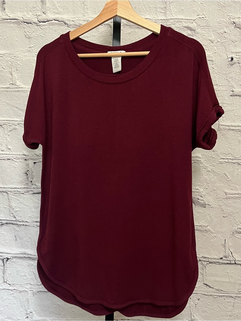 Matty M Short Sleeve T Shirt Top in Burgundy Maroon
